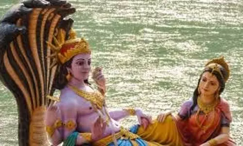 Devshayani Ekadashi 2025: देवशयनी एकादशी पर करें इस चालीसा का पाठ, दूर होंगी परेशानियां और मिलेगा आर्थिक लाभ