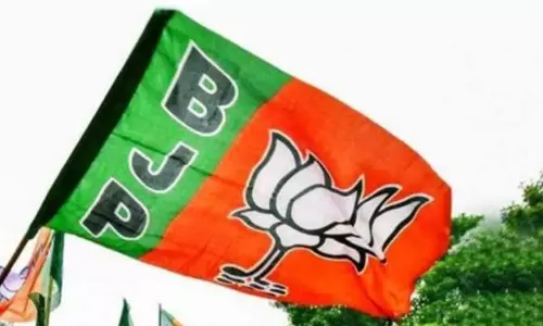 महिला कार्यकर्ता को इस बार पार्टी का राष्ट्रीय अध्यक्ष बना रही बीजेपी : सूत्र महिला कार्यकर्ता को इस बार पार्टी का राष्ट्रीय अध्यक्ष बना रही बीजेपी : सूत्र