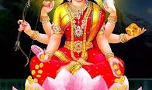 धर्म:अगर आप आर्थिक संकट से जूझ रहे हैं तो शुक्रवार को करें मां लक्ष्मी की पूजा धर्म:अगर आप आर्थिक संकट से जूझ रहे हैं तो शुक्रवार को करें मां लक्ष्मी की पूजा
