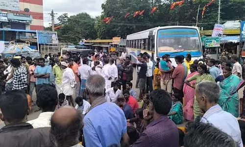 8वीं क्लास के छात्र का अपहरण कर कार में हत्या दो युवकों से पूछताछ 8वीं क्लास के छात्र का अपहरण कर कार में हत्या दो युवकों से पूछताछ