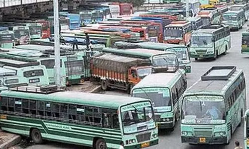 Tamil Nadu : सरकार से परिवहन क्षेत्र के निजीकरण के प्रयासों को छोड़ने का आग्रह किया गया Tamil Nadu : सरकार से परिवहन क्षेत्र के निजीकरण के प्रयासों को छोड़ने का आग्रह किया गया