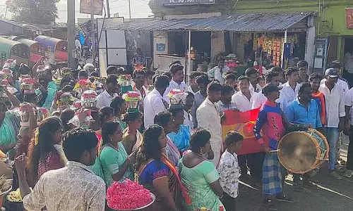 विजय का जन्मदिन: पलानी में पालकुडा उर्वलम विजय का जन्मदिन: पलानी में पालकुडा उर्वलम