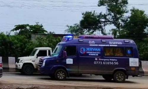 रायपुर : राज्यपाल के काफिले की वजह से फंसी रही एम्बुलेंस