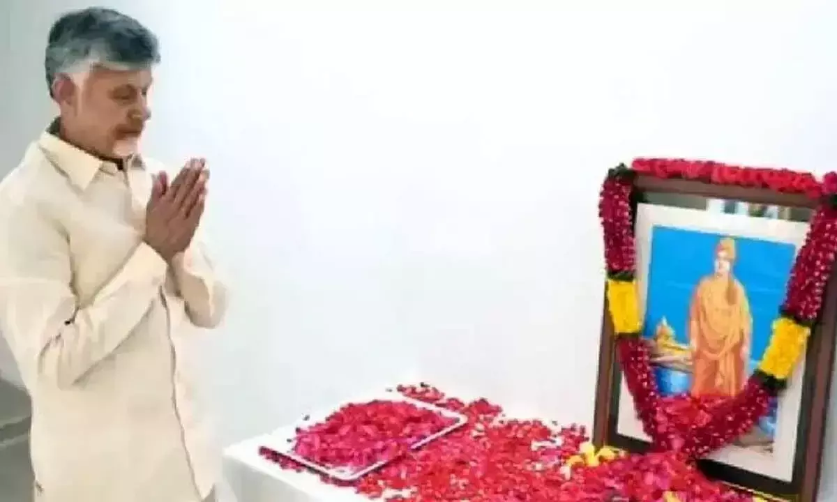 Andhra: सीएम चंद्रबाबू ने स्वामी विवेकानंद और पिंगली वेंकैया को श्रद्धांजलि दी