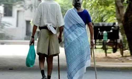 बुजुर्ग माता-पिता को पीटने और भगाने वाले बेटे के खिलाफ पुलिस में शिकायत दर्ज बुजुर्ग माता-पिता को पीटने और भगाने वाले बेटे के खिलाफ पुलिस में शिकायत दर्ज