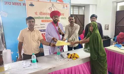 Jaipur: ग्रामीण विकास एवं पंचायतीराज राज्यमंत्री ने किया शिविरों का अवलोकन Jaipur: ग्रामीण विकास एवं पंचायतीराज राज्यमंत्री ने किया शिविरों का अवलोकन