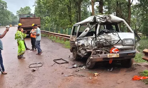 Odisha : सुंदरगढ़ में ट्रक और वैन की टक्कर में 2 की मौत, 4 गंभीर