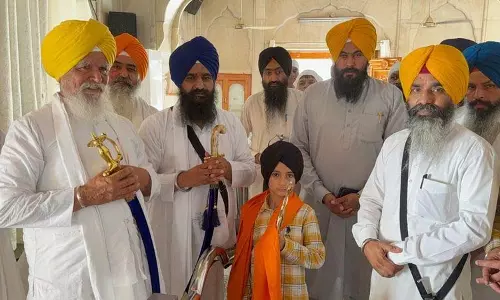 रूस की सबसे ऊंची चोटी पर चढ़ने पर छह वर्षीय बच्चे को Akal Takht द्वारा सम्मानित किया
