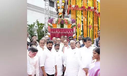 तेलंगाना कांग्रेस ने तेलंगाना कांग्रेस मुख्यालय में PAC बैठक आयोजित की तेलंगाना कांग्रेस ने तेलंगाना कांग्रेस मुख्यालय में PAC बैठक आयोजित की