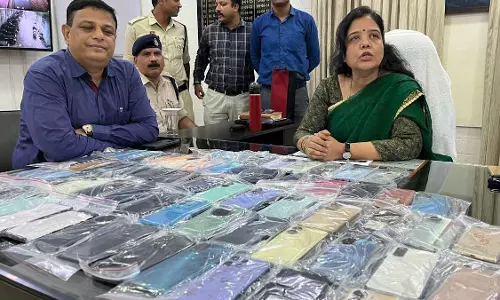 ट्रेन में गुम या चोरी हुए मोबाइल को GRP ने ढूंढ निकाले ट्रेन में गुम या चोरी हुए मोबाइल को GRP ने ढूंढ निकाले