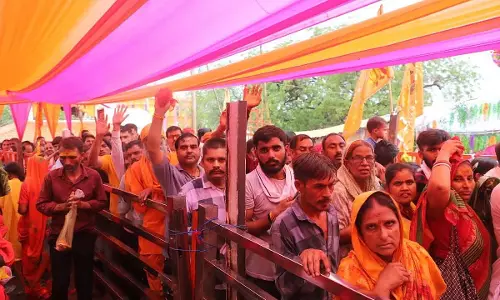 MP : धीरेंद्र शास्त्री के 29वें जन्मदिन पर बागेश्वर धाम में उमड़े श्रद्धालु