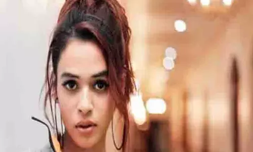 शाल्मली खोलगडे का New Hindi Song वे यू मूव रिलीज शाल्मली खोलगडे का New Hindi Song वे यू मूव रिलीज