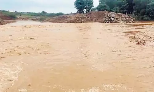 Odisha: नबरंगपुर जिले में बाढ़ से सड़क संपर्क बाधित Odisha: नबरंगपुर जिले में बाढ़ से सड़क संपर्क बाधित