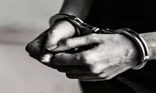 Gumla: नाबालिग को भगाने वाला युवक हिमाचल से गिरफ्तार, भेजा गया जेल Gumla: नाबालिग को भगाने वाला युवक हिमाचल से गिरफ्तार, भेजा गया जेल
