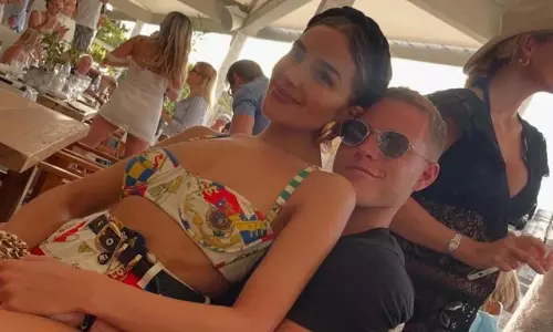 Olivia Culpo ने नियत तिथि से पहले गर्भावस्था के संघर्षों के बारे में खुलकर बात की Olivia Culpo ने नियत तिथि से पहले गर्भावस्था के संघर्षों के बारे में खुलकर बात की