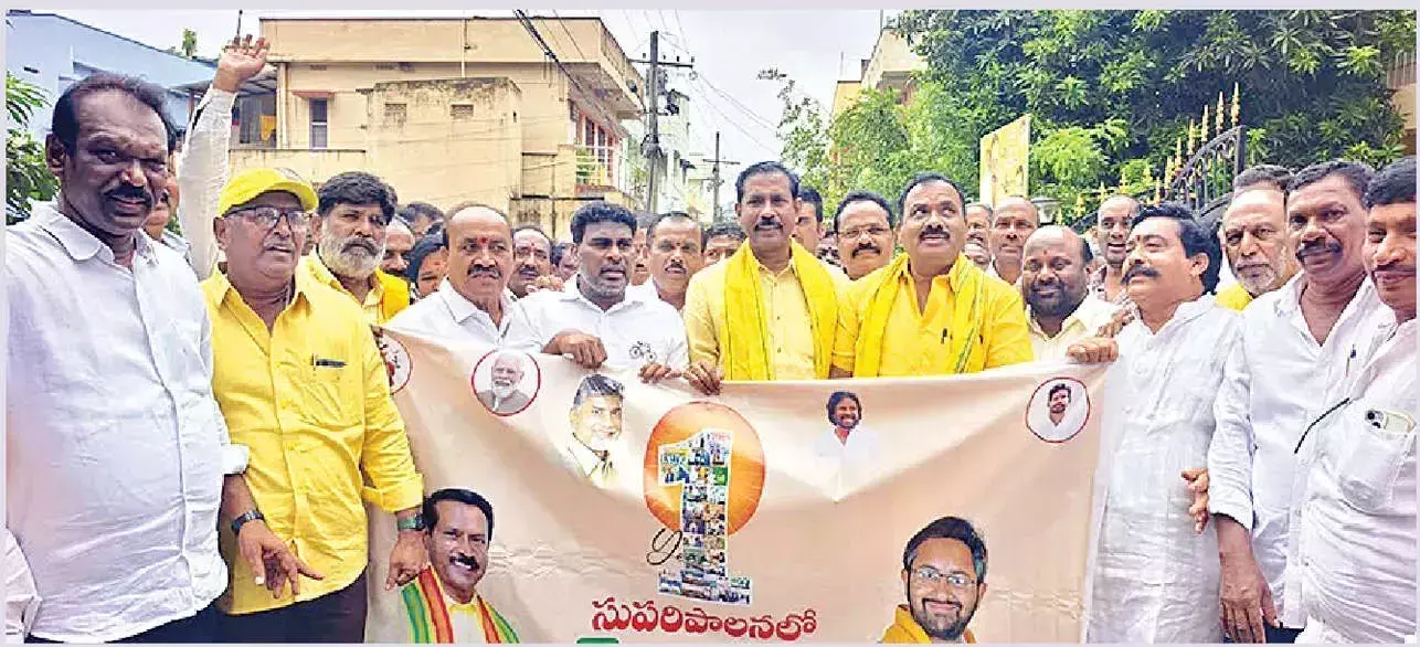 सरकार और YSRCP दोनों ने घर-घर जाकर अभियान चलाया