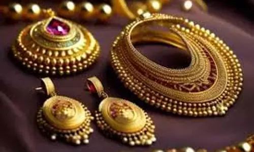 Andhra: एक व्यक्ति गिरफ्तार, 6 लाख रुपये के आभूषण बरामद Andhra: एक व्यक्ति गिरफ्तार, 6 लाख रुपये के आभूषण बरामद
