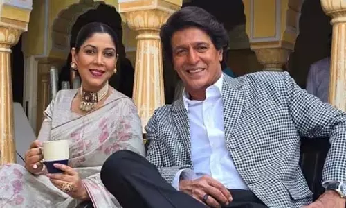 The Royals : साक्षी तंवर संग रोमांस कर अजीब लगे चंकी पांडे