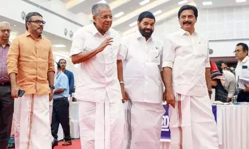 Kerala : पुराने स्कूल भवन खतरे का जाल