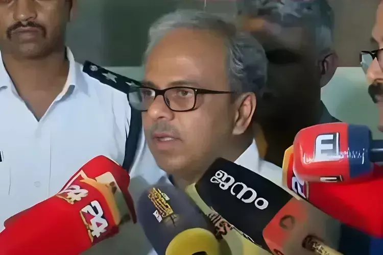 Kottayam मेडिकल कॉलेज अधीक्षक ने इमारत ढहने के बाद बचाव में देरी की जिम्मेदारी ली Kottayam मेडिकल कॉलेज अधीक्षक ने इमारत ढहने के बाद बचाव में देरी की जिम्मेदारी ली