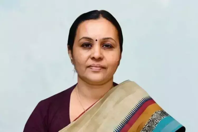 Kerala की स्वास्थ्य मंत्री वीना जॉर्ज बेचैनी के बाद अस्पताल में भर्ती Kerala की स्वास्थ्य मंत्री वीना जॉर्ज बेचैनी के बाद अस्पताल में भर्ती