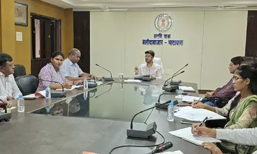 सभी संयत्र के भवनों व आवासीय परिसर में रेन वाटर हार्वेस्टिंग बनवाएं : कलेक्टर