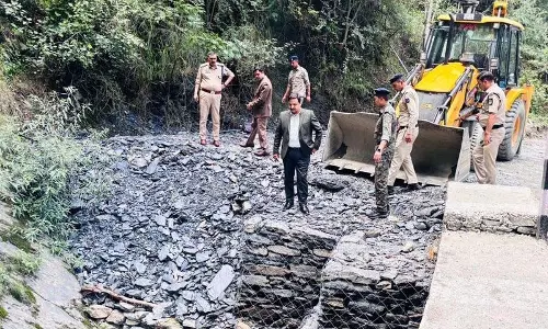 Shimla मानसून के लिए तैयार, डीसी ने चौबीसों घंटे निगरानी सुनिश्चित की