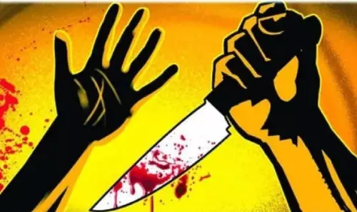 Hathras: पत्नी पर ताबड़तोड़ चाकू से हमला, मौत के बाद ही रुका पति