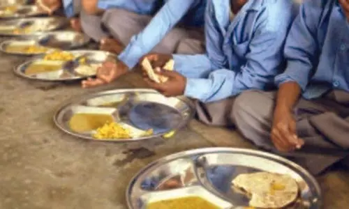 Sanwala स्कूल से 2015 में मिड-डे मील के बर्तन चोरी करने के मामले में 2 लोगों को जेल
