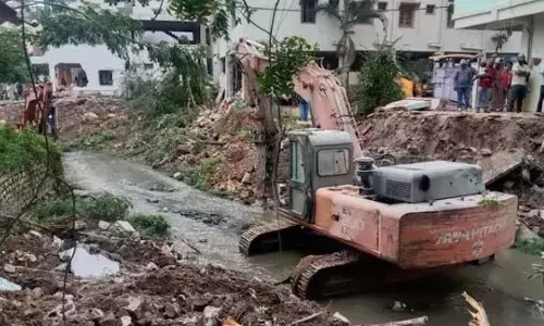 Hydraa ने लिंगमपल्ली में अवैध निर्माणों को ध्वस्त किया