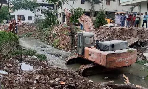 Telangana : लिंगमपल्ली में अतिक्रमण हटाने का काम शुरू किया