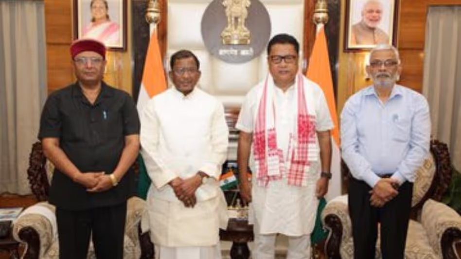 Assam के शिक्षा मंत्री ने राज्यपाल को एनईपी 2020 के अनुरूप उच्च शिक्षा सुधारों की जानकारी दी Assam के शिक्षा मंत्री ने राज्यपाल को एनईपी 2020 के अनुरूप उच्च शिक्षा सुधारों की जानकारी दी