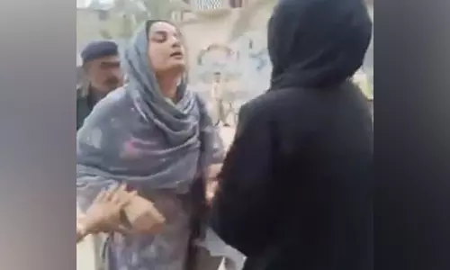 Karachi में विरोध प्रदर्शन पर पुलिस छापा, अमना बलूच समेत 4 गिरफ्तार