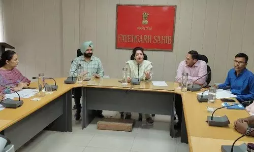 फतेहगढ़ साहिब DC ने केंद्र की कल्याणकारी योजनाओं के कार्यान्वयन की समीक्षा की