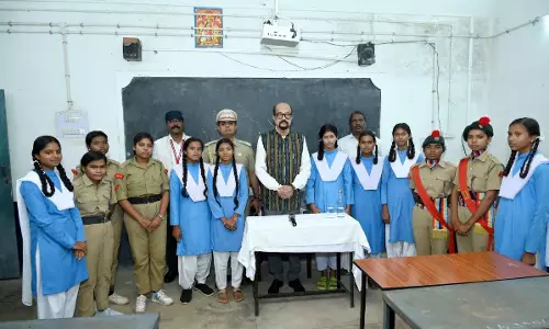 राज्यपाल रमेन डेका ने विद्यार्थियों से आत्मीय संवाद कर दिए सफलता के मंत्र