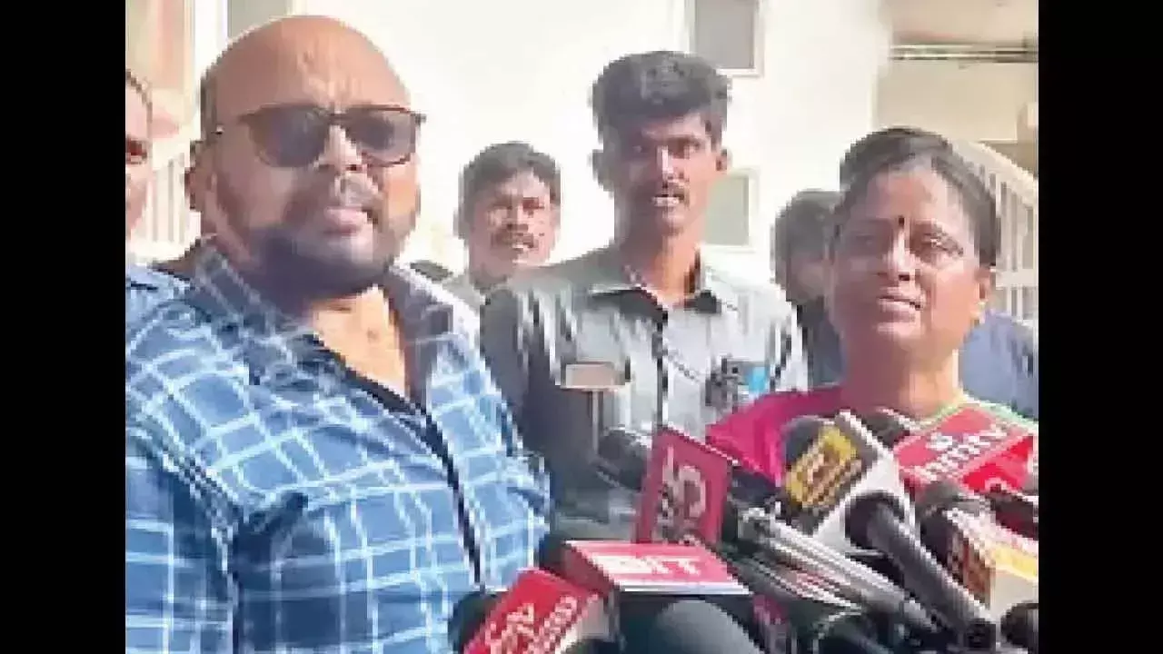 Telangana: कोंडा दंपत्ति ने आलोचकों के खिलाफ कार्रवाई की मांग की