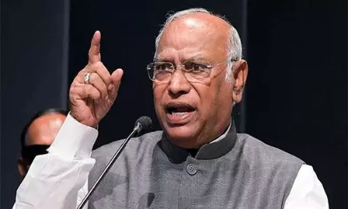 Telangana: कैबिनेट के उम्मीदवारों ने खड़गे से मुलाकात की
