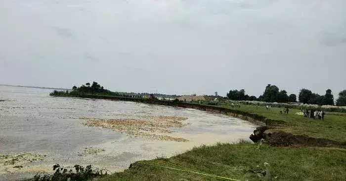Ballia: गंगा और घाघरा का जलस्तर बढ़ा