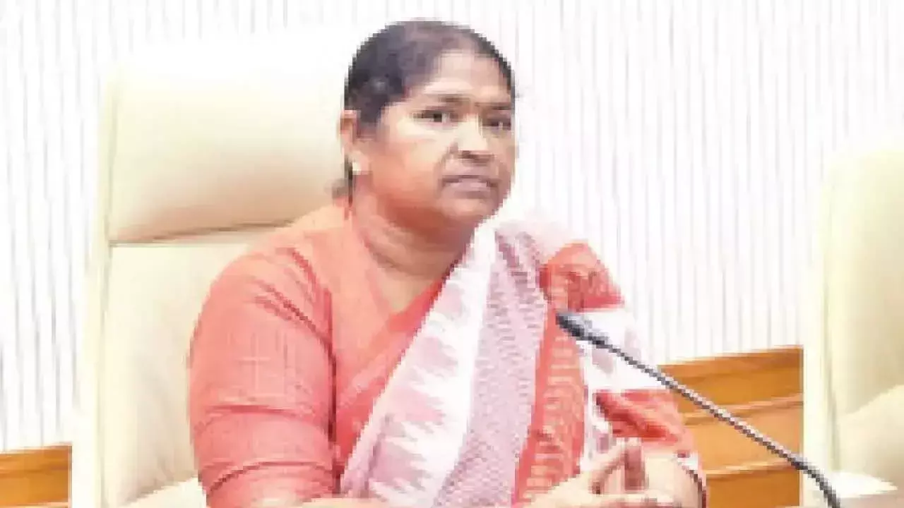 स्वयं सहायता समूह RTC बस किराये से हर महीने 1 करोड़ रुपये कमाते हैं: Seethakka स्वयं सहायता समूह RTC बस किराये से हर महीने 1 करोड़ रुपये कमाते हैं: Seethakka