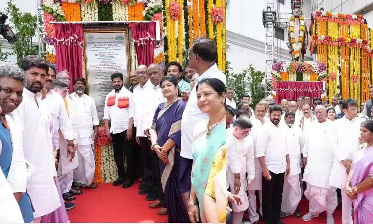 रेवंत रेड्डी और खड़गे ने लाकाडिकापुल में पूर्व CM रोसैया की प्रतिमा का अनावरण किया