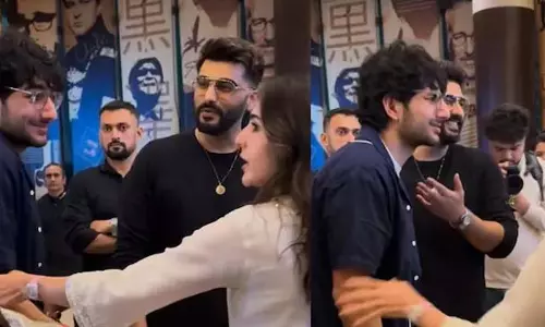 Sara : मेट्रो इन डिनो स्क्रीनिंग में इब्राहिम का स्पेशल सपोर्ट Sara : मेट्रो इन डिनो स्क्रीनिंग में इब्राहिम का स्पेशल सपोर्ट