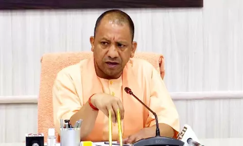 Lucknow: फर्रुखाबाद के बागवान योगेन्द्र गंगवार को मुख्यमंत्री का सम्मान Lucknow: फर्रुखाबाद के बागवान योगेन्द्र गंगवार को मुख्यमंत्री का सम्मान