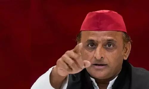 Lucknow: जलभराव पर बरसे अखिलेश, सरकार की योजनाओं पर सवाल Lucknow: जलभराव पर बरसे अखिलेश, सरकार की योजनाओं पर सवाल