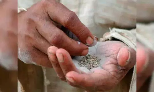 कालाबाजारी का धंधा जोरों पर.. गुटखा बिक्री पर नियंत्रण पर निगरानी क्या है? कालाबाजारी का धंधा जोरों पर.. गुटखा बिक्री पर नियंत्रण पर निगरानी क्या है?