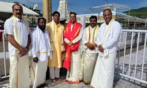 तिरुमाला श्रीवारी सेवा में विधायक कालेरू वेंकटेश तिरुमाला श्रीवारी सेवा में विधायक कालेरू वेंकटेश