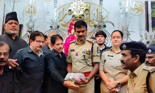 CP CV आनंद ने दस्तावेज प्रस्तुत किए