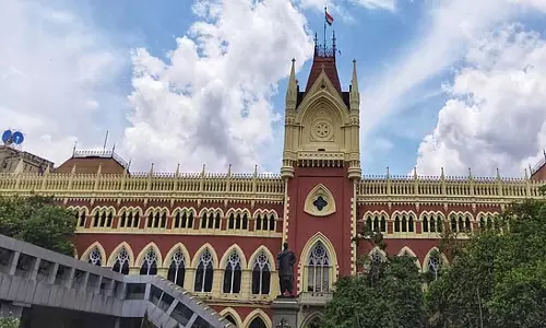 विकास भवन पर बेरोजगार प्रदर्शनकारियों को पुलिस का नोटिस विकास भवन पर बेरोजगार प्रदर्शनकारियों को पुलिस का नोटिस