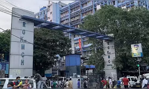 गिरफ्तारी के बाद आरोपी को लेकर कई विवाद