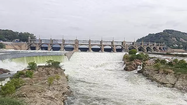 मेट्टूर बांध से पानी की मात्रा बढ़ाकर 40,000 क्यूबिक फीट की गई मेट्टूर बांध से पानी की मात्रा बढ़ाकर 40,000 क्यूबिक फीट की गई