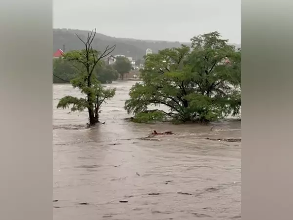 Texas में बाढ़ से 24 लोगों की मौत, ट्रंप ने जलभराव को भयानक बताया Texas में बाढ़ से 24 लोगों की मौत, ट्रंप ने जलभराव को भयानक बताया